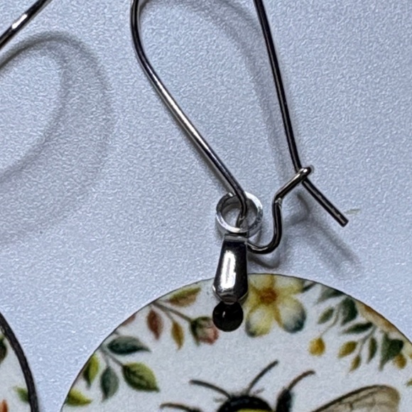 Bumblebee earrings - Picture 4 of 5